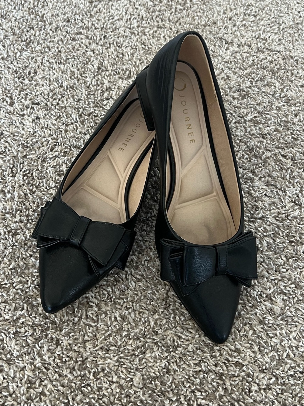 Journee Collection Black Pointed Toe Bow Flats Size 8